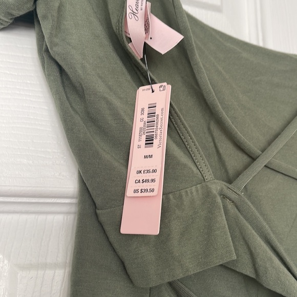 Victoria Secret green cropped shirt - Picture 3 of 3
